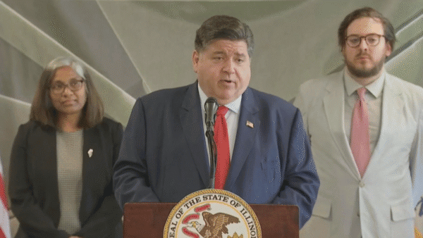 Gov. Pritzker speaks at quantum innovation event