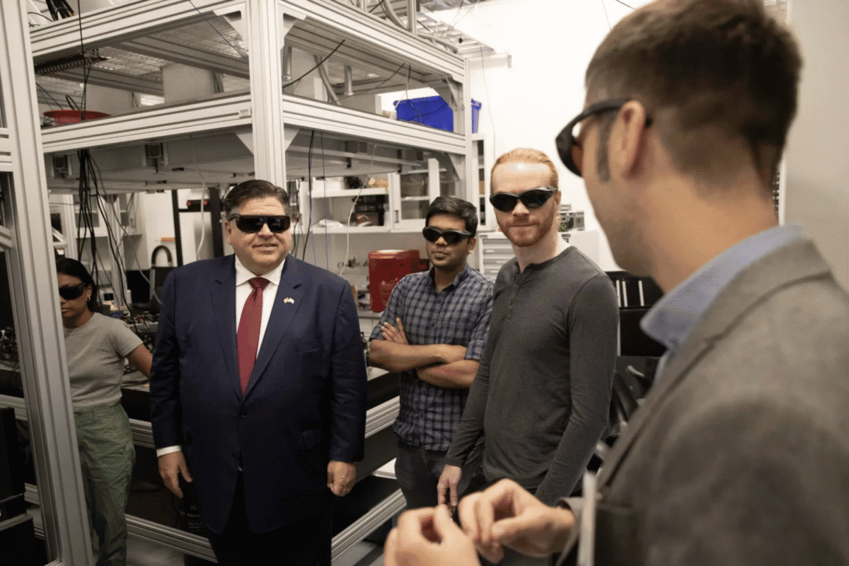 Gov. Pritzker speaking with researchers at University of Chicago quantum lab
